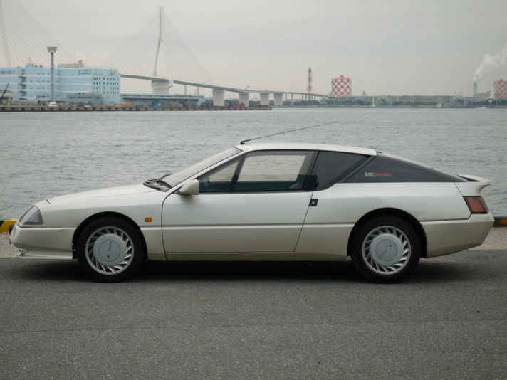 89年 ルノーアルピーヌV6ターボ パールホワイト 超希少！！ 近日入庫