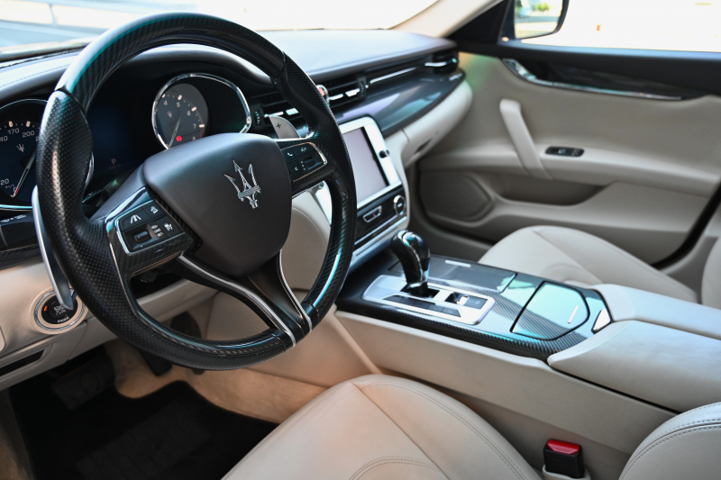 マセラティ クアトロポルテ 中古車