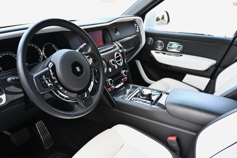 ロールスロイス カリナン 中古車