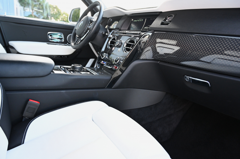 ロールスロイス カリナン 中古車