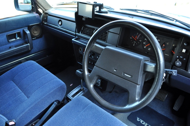 ボルボ 240 中古車