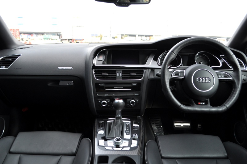 アウディ RS5 中古車