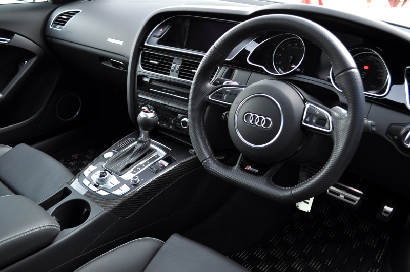 アウディ RS5 中古車