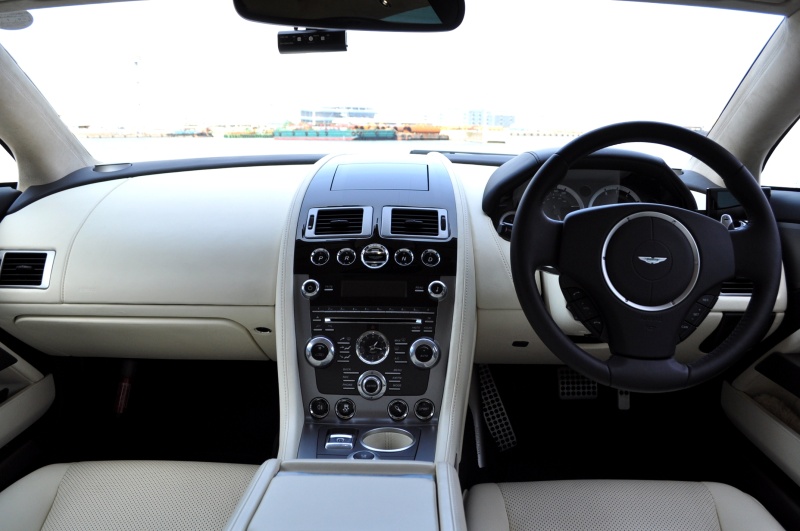 アストンマーティン ラピード 中古車