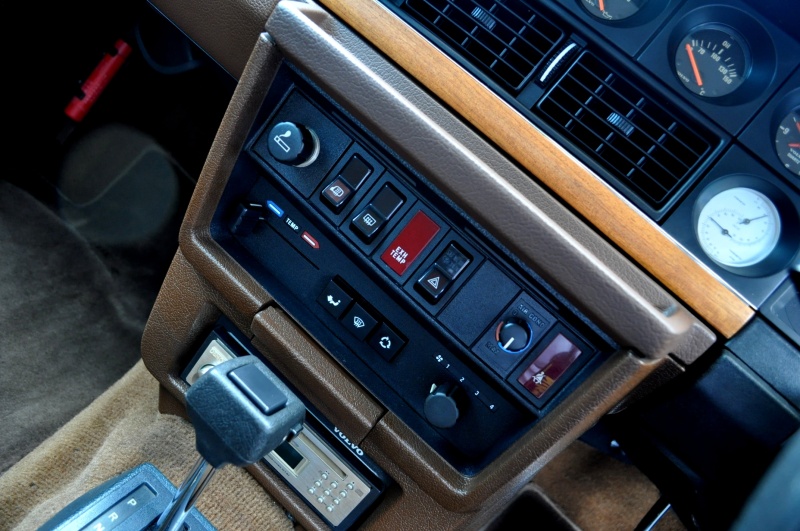 ボルボ 240 中古車