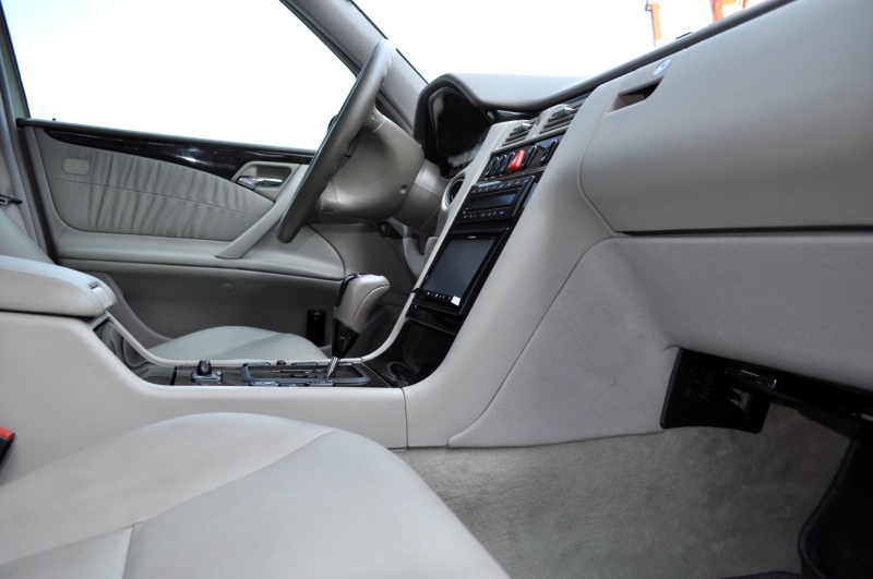 メルセデスベンツ Eクラス 中古車