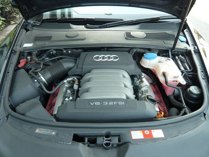 アウディ A6 アバント3.2FSIクワトロSライン D車 走行2.3万Km 車両詳細情報 IWASAKI アウディ A6 アバント3.2FSIクワトロSライン D車 走行2.3万Km 車両詳細情報 IWASAKI
