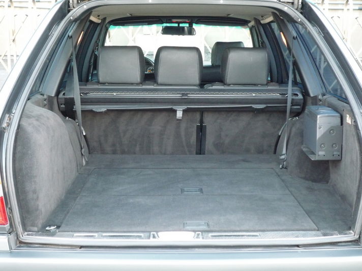 メルセデスベンツ Eクラス 中古車