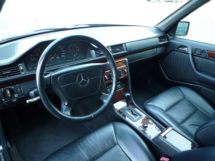 メルセデスベンツ Eクラス 中古車