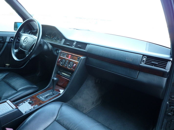 メルセデスベンツ Eクラス 中古車