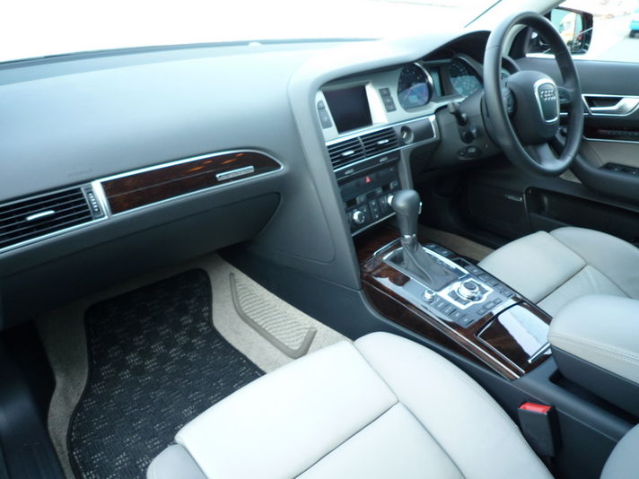 アウディ オールロード 中古車