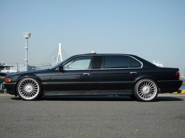 Bmw 7シリーズ L7リムジン セパレート4人乗り D車 走行3 6万km 中古車 情報iwasaki Www Iwasaki Inc Co Jp