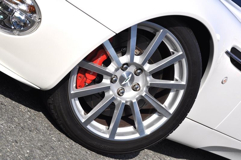 アストンマーティン V12 ヴァンキッシュ 中古車