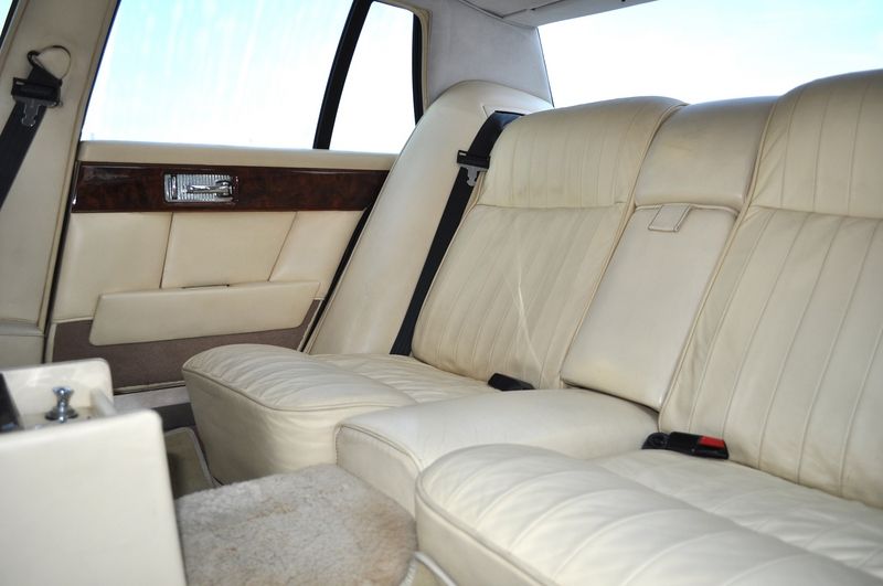 アストンマーティン ラゴンダ 中古車