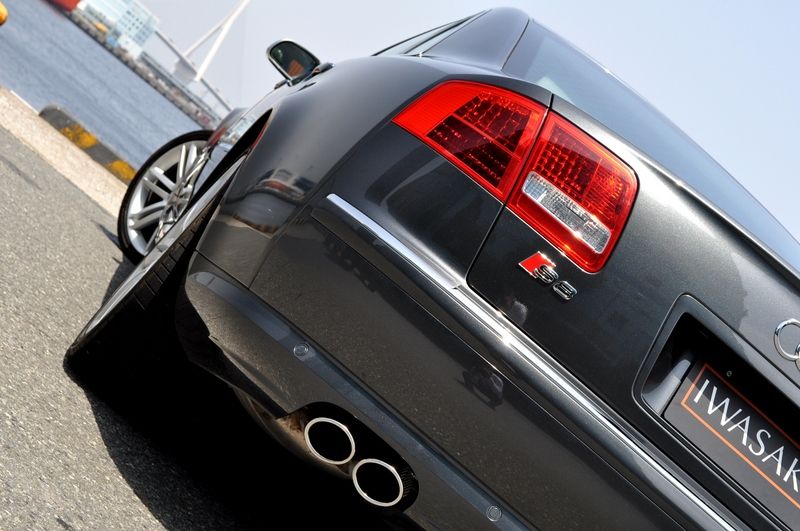 アウディ S8 中古車