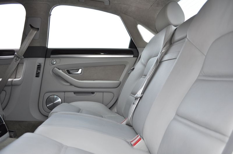 アウディ S8 中古車