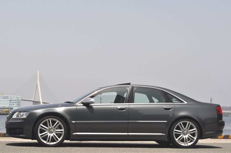 アウディ S8 中古車