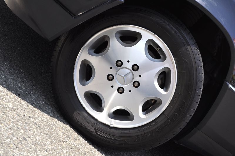 メルセデスベンツ Eクラス 中古車