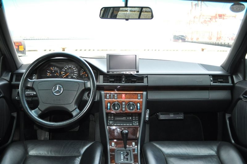 メルセデスベンツ Eクラス 中古車