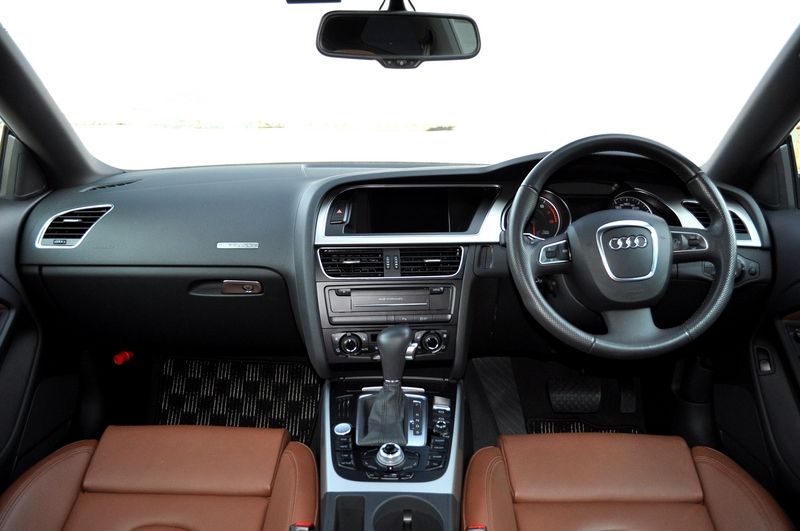 アウディ A5 中古車