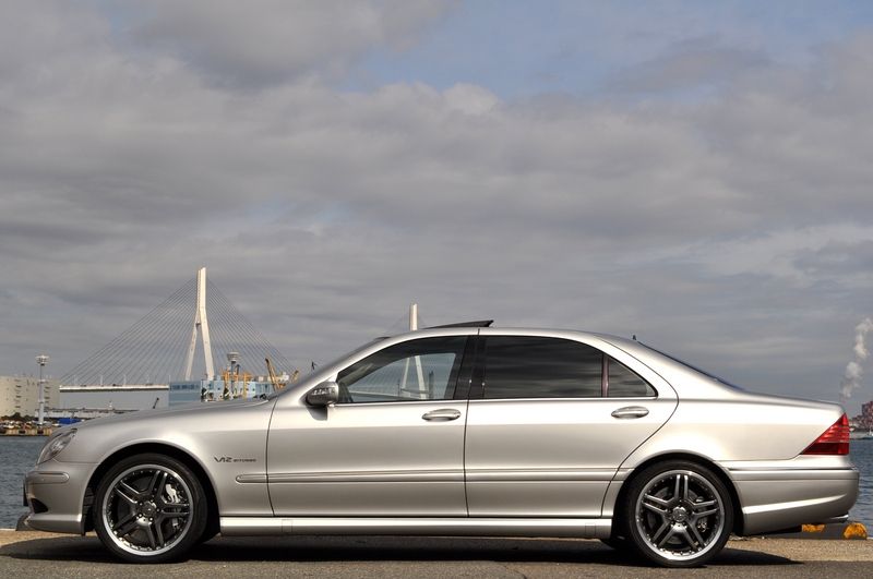 AMG Sクラス 超希少S65ロング V12-612馬力正規D車法人禁煙屋根 AMG Sクラス 超希少S65ロング V12-612馬力正規D車法人禁煙屋根
