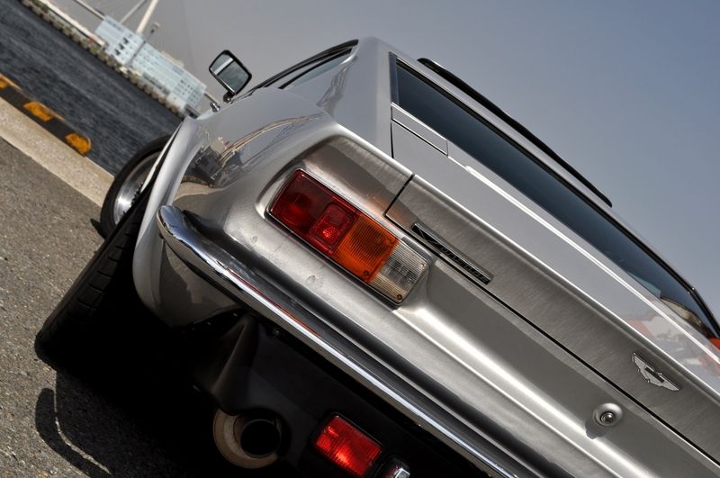 アストンマーティン V8 中古車