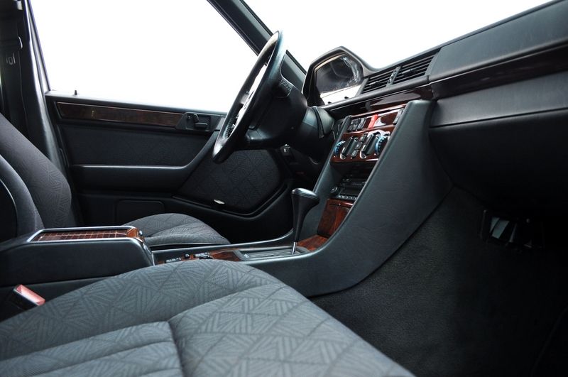 メルセデスベンツ Eクラス 中古車