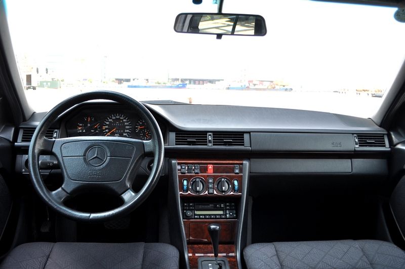 メルセデスベンツ Eクラス 中古車