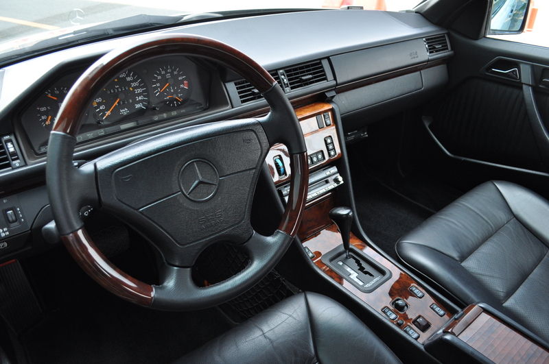 メルセデスベンツ Eクラス 中古車