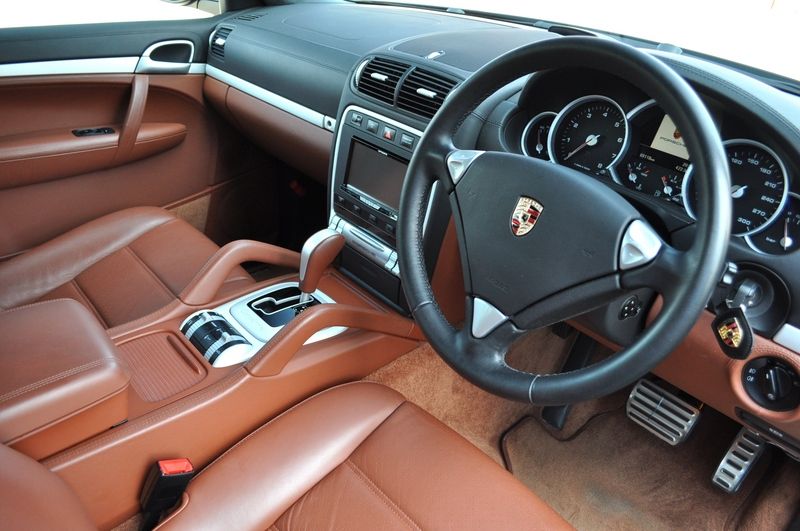 ポルシェ カイエン 中古車