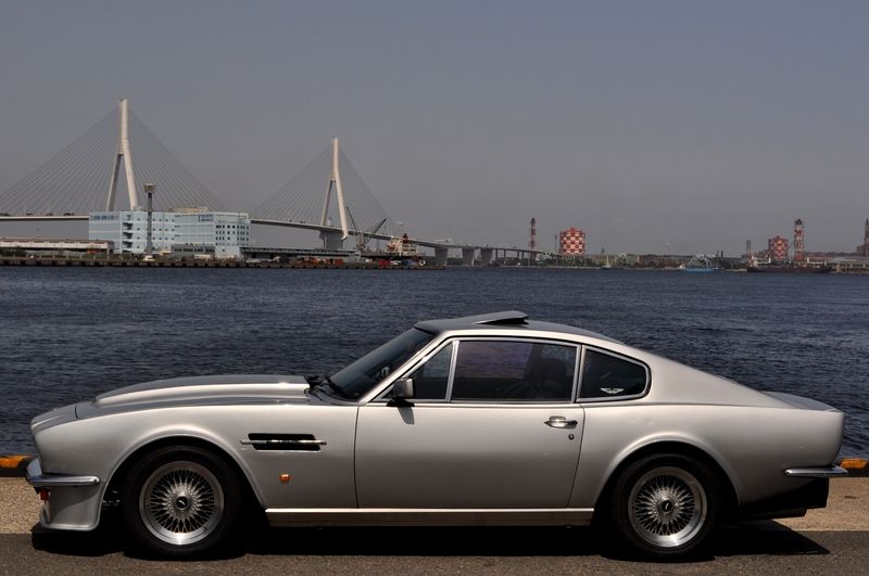 アストンマーティン V8 中古車