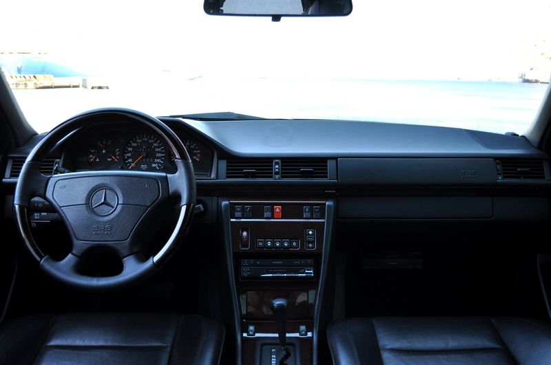 メルセデスベンツ Eクラス(ミディアム) 中古車