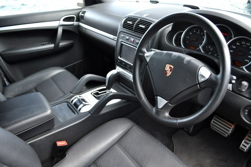 ポルシェ カイエン 中古車