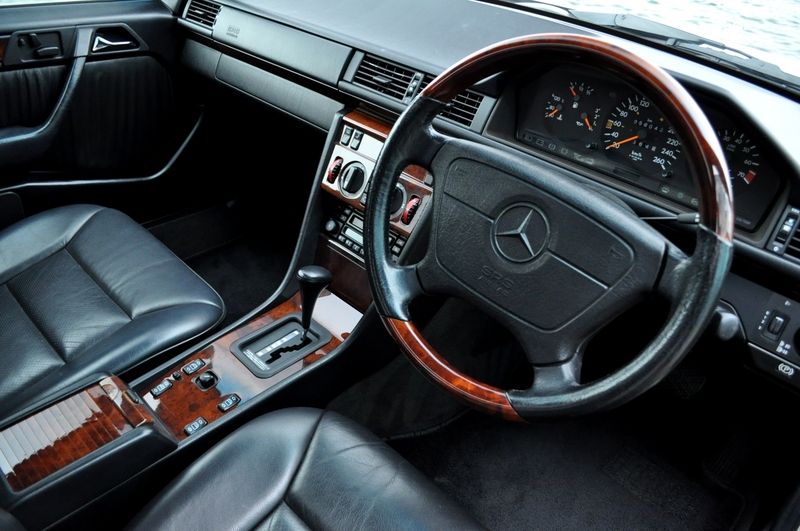 メルセデスベンツ Eクラス 中古車