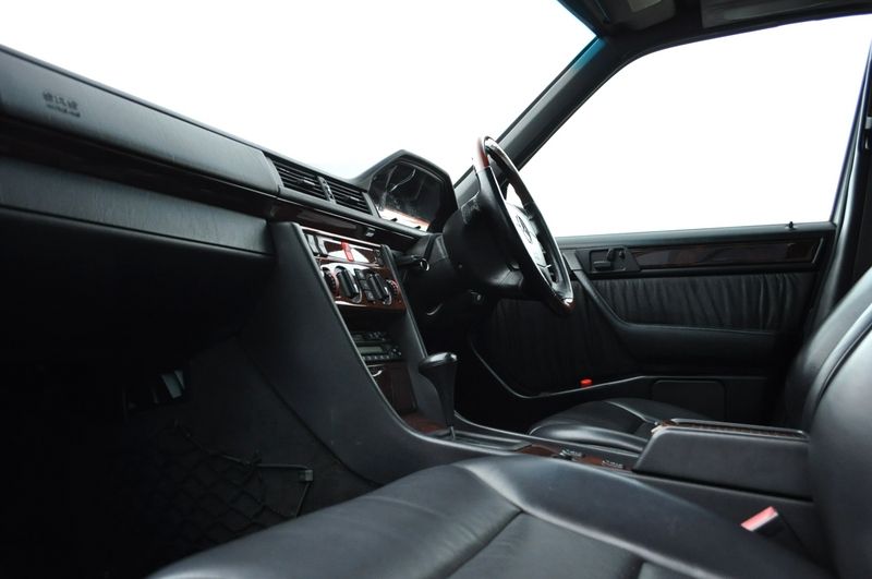 メルセデスベンツ Eクラス 中古車