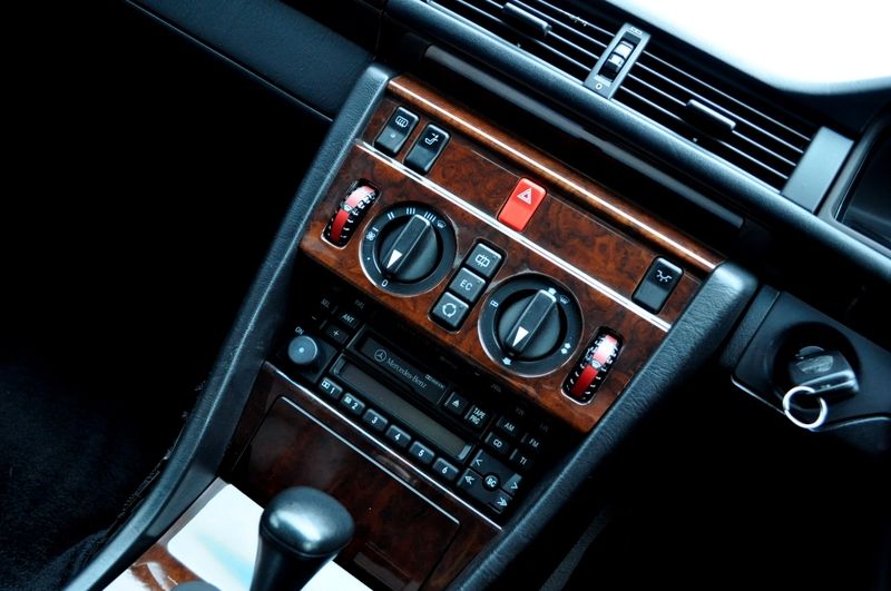 メルセデスベンツ Eクラス 中古車