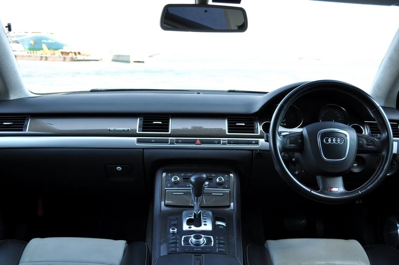 アウディ S8 中古車