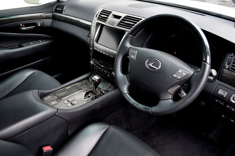 レクサス LSハイブリッド 中古車