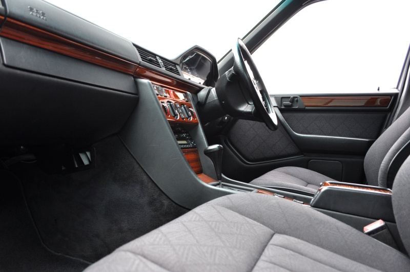 メルセデスベンツ Eクラス 中古車