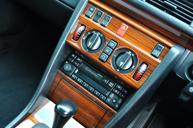 メルセデスベンツ Eクラス 中古車