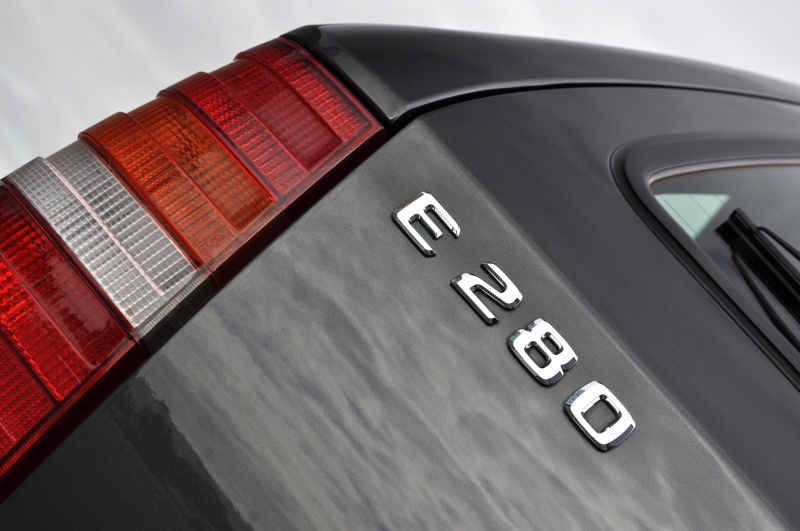 メルセデスベンツ Eクラス 中古車