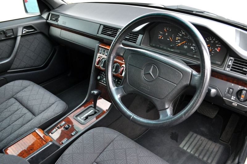 メルセデスベンツ Eクラス 中古車