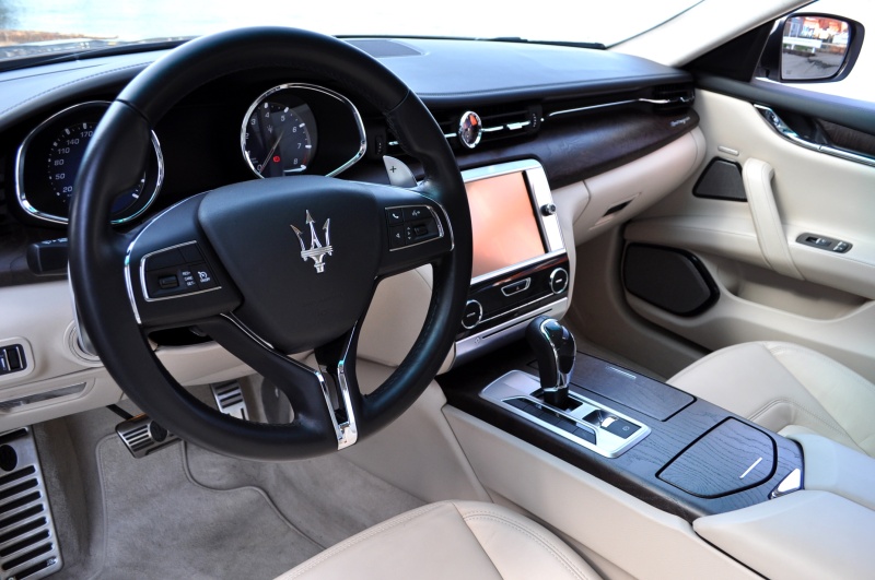 マセラティ クアトロポルテ 中古車