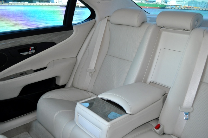 レクサス LSハイブリッド 中古車