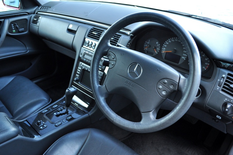 メルセデスベンツ Eクラス 中古車