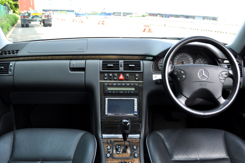 メルセデスベンツ Eクラス 中古車