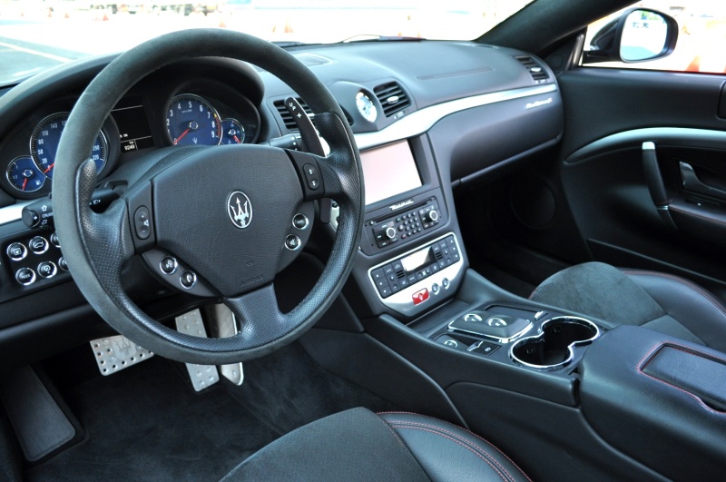 マセラティ グランツーリズモ 中古車