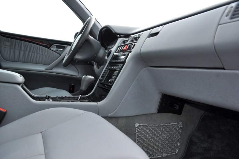 メルセデスベンツ Eクラス 中古車