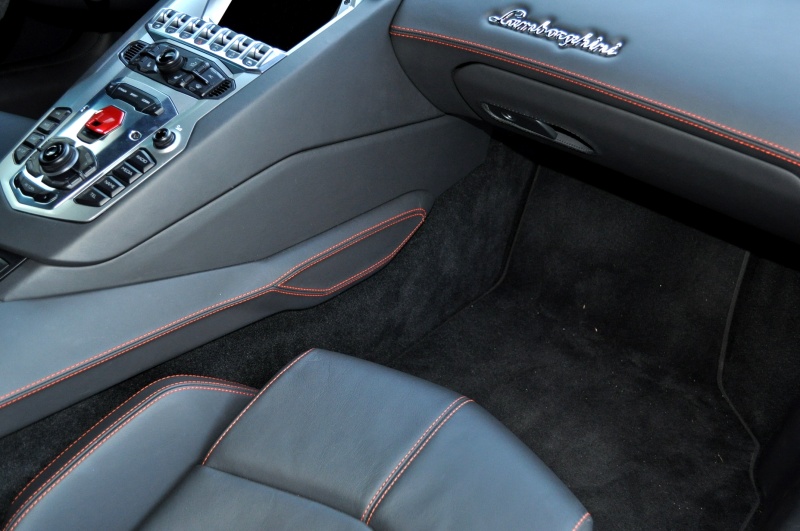 ランボルギーニ アヴェンタドール 新車