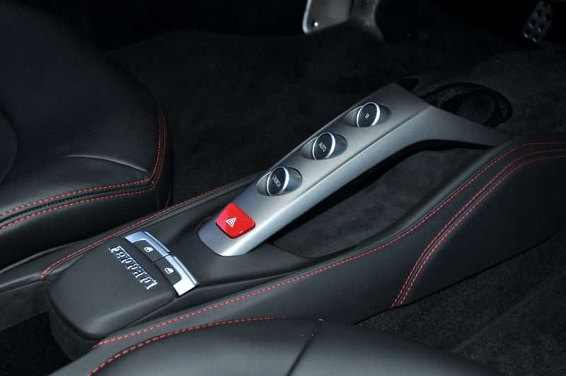 フェラーリ 488GTB 新車